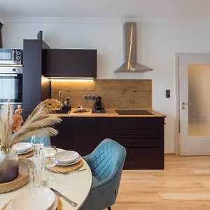 Apartment Schillerapartment Hof, Kueche, 24h Digital-checkin, Parkplatz, Wlan250mbit, Hof (Bavaria)