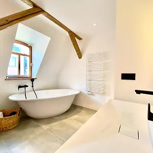 Apartment Gemuetliches Im Zentrum Von Mit Designer-wanne & Self-check-in, Hof (Bavaria)